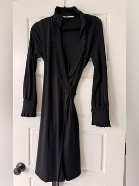 Diane von Furstenberg Black Ruffle-Trim Wool Wrap Dress - size 12